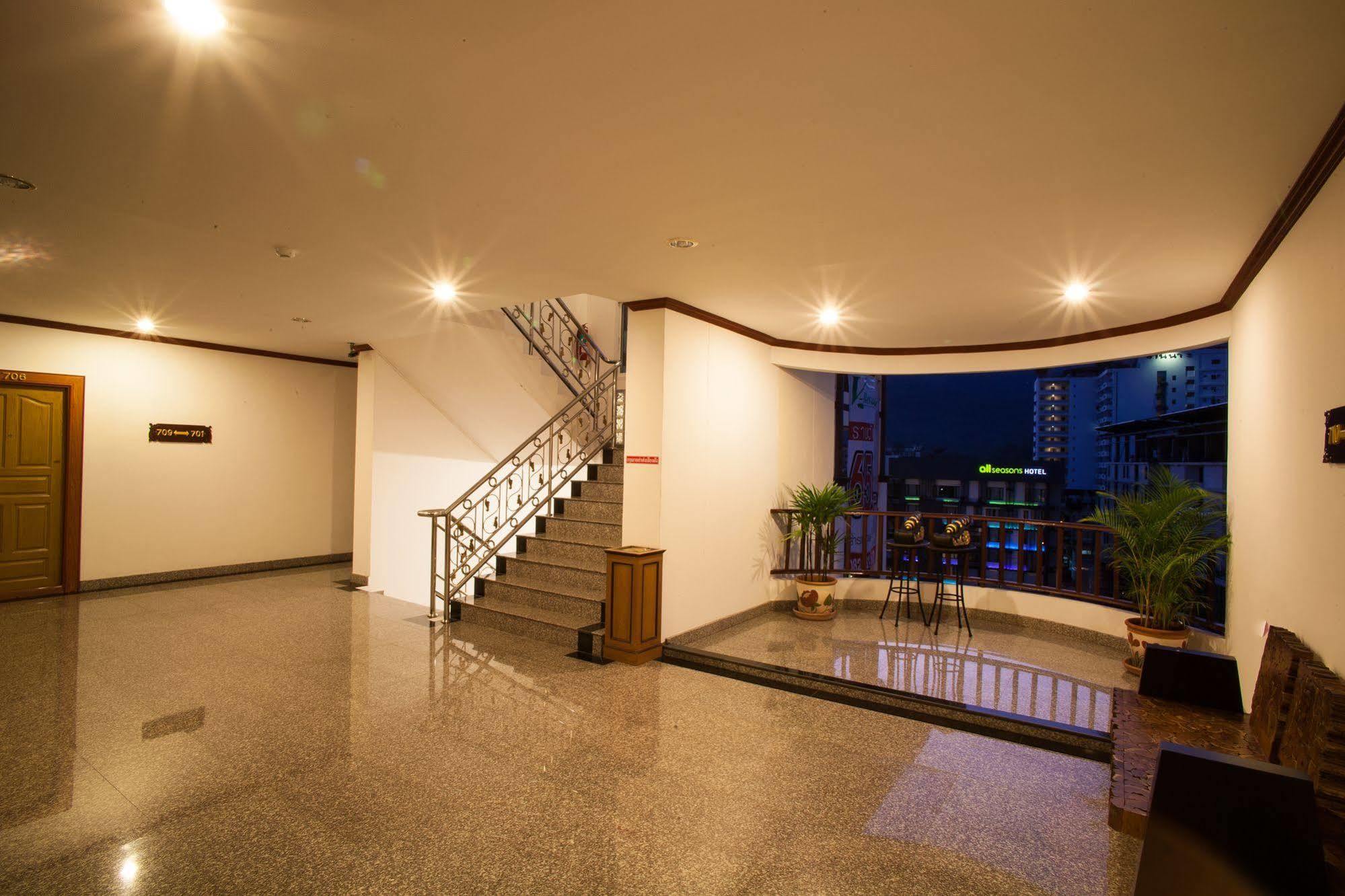 V Residence Hotel Чиангмай Екстериор снимка
